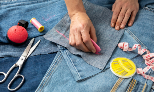 Upcyklace starých džínů: 5 tipů, co s nimi, když už je nenosíte!