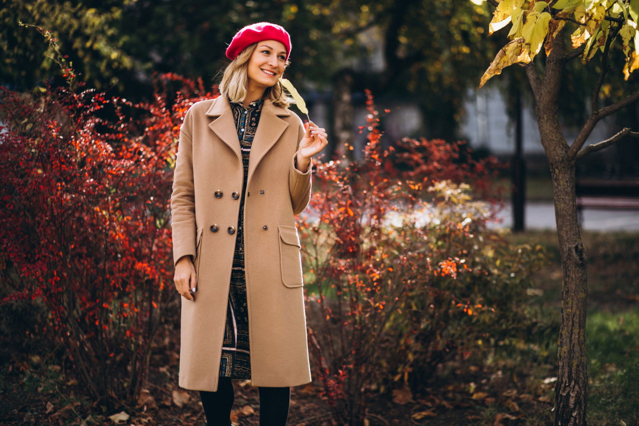 Podzimní kabát, který vydrží dlouhé roky: jak vybrat ten pravý?