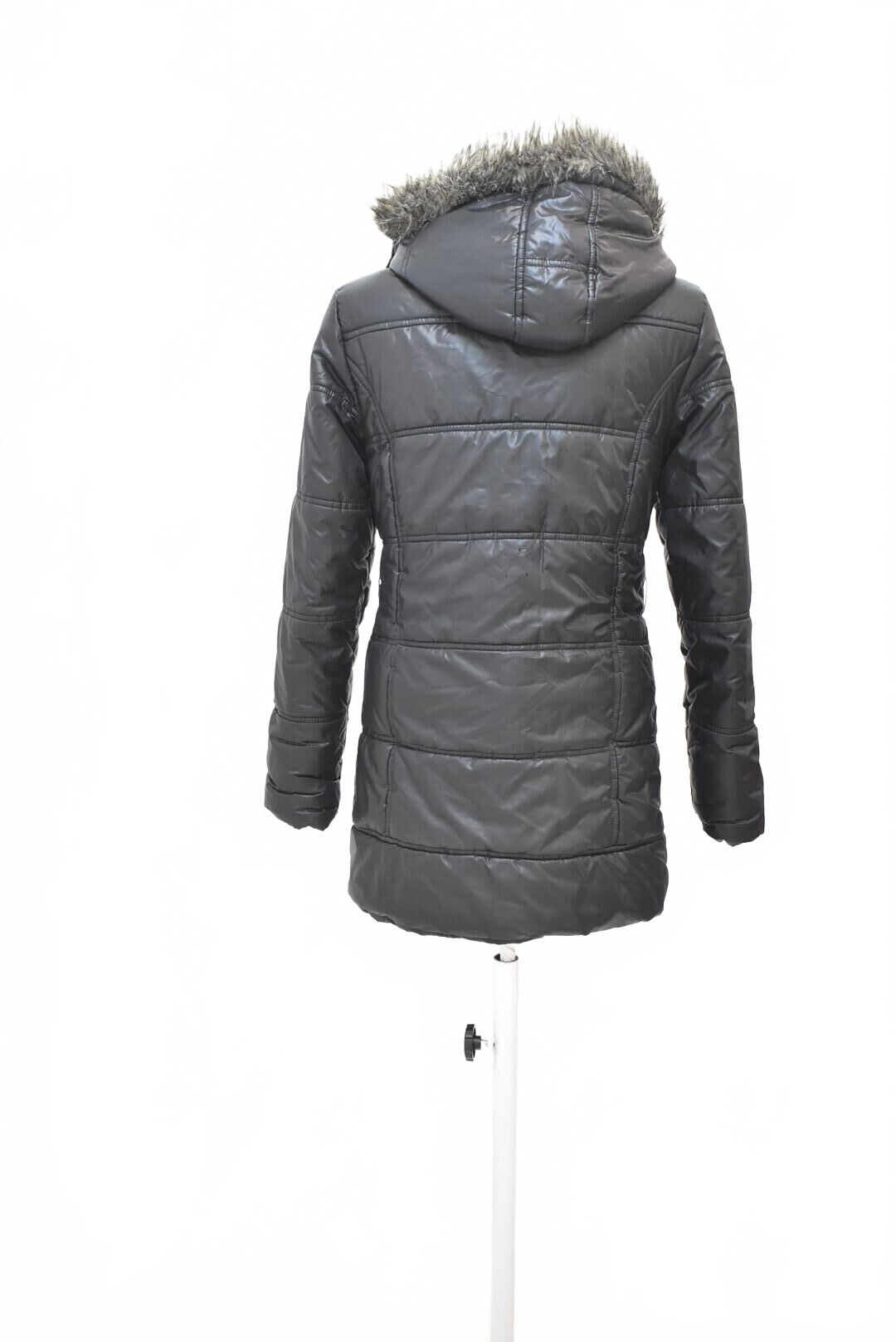 Dievčenská zimná bunda Genesis, farba čierna, veľkosť 16 r