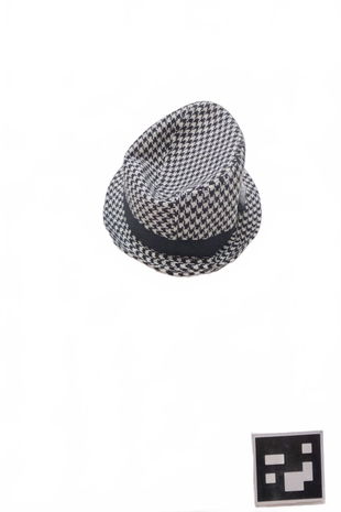 Klobouk, barva vzorovaná