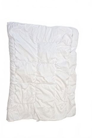 Peřina, barva bílá