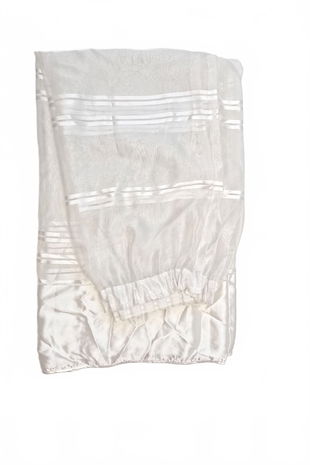 Záclona, barva bílá