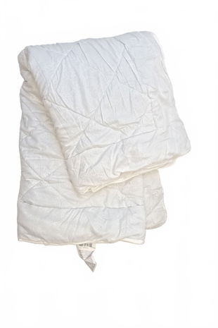 Peřina, barva bílá