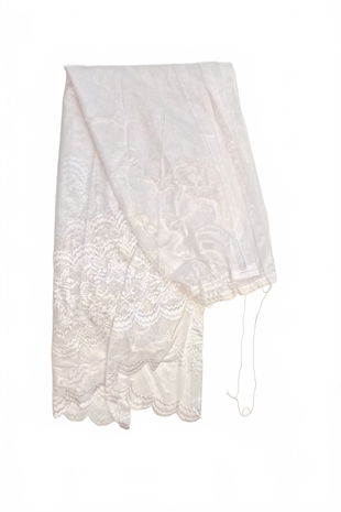 Záclona, barva bílá