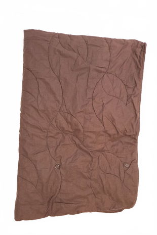 Peřina, barva hnědá