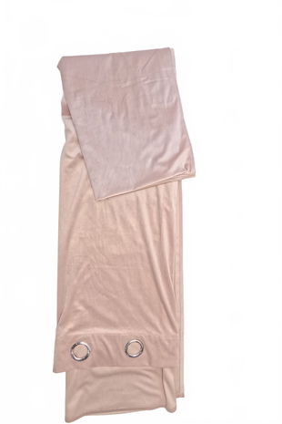 Závěs, barva růžová