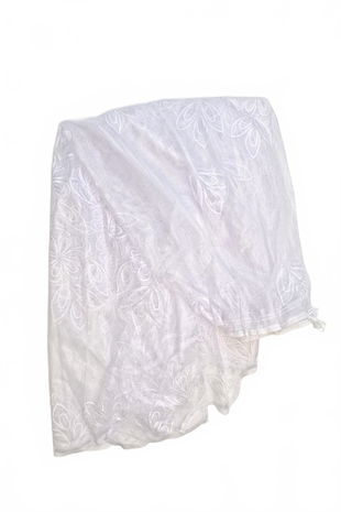 Záclona, barva bílá