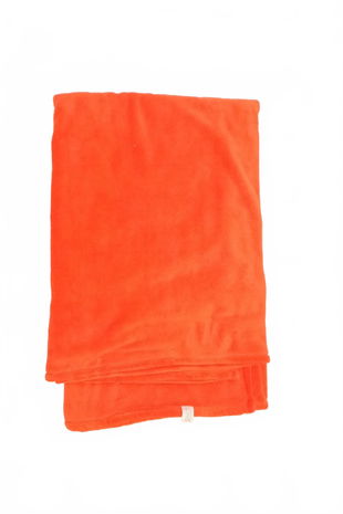 Deka, barva červená