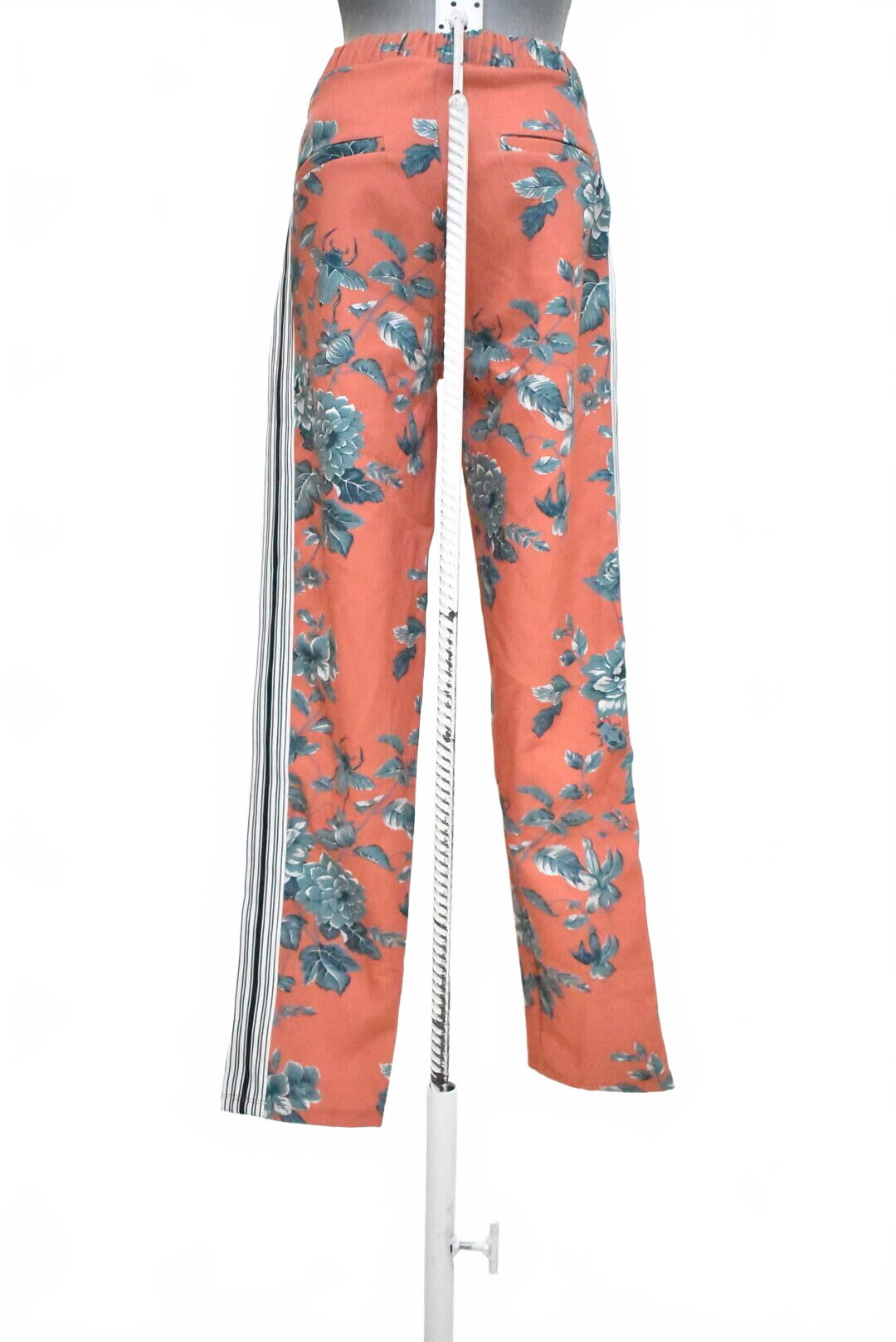 Dámske nohavice Pepe Jeans, farba kvetovaná, veľkosť XS