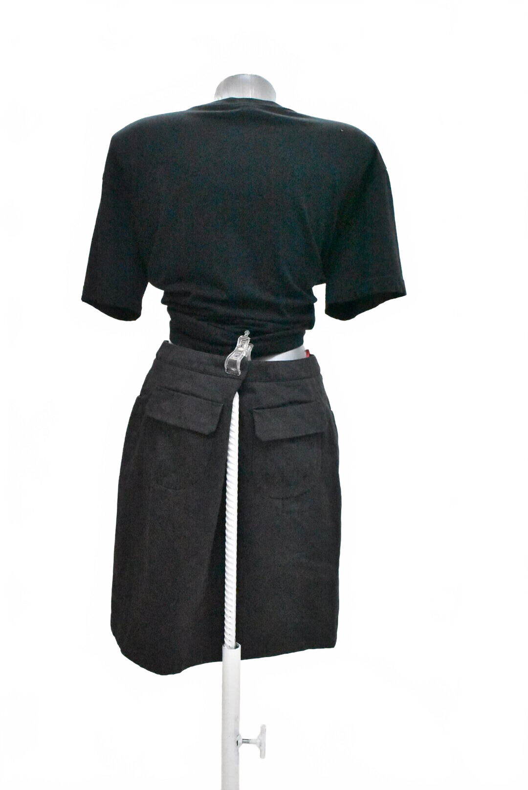 Dámska sukňa Hugo Boss, farba čierna, veľkosť 38