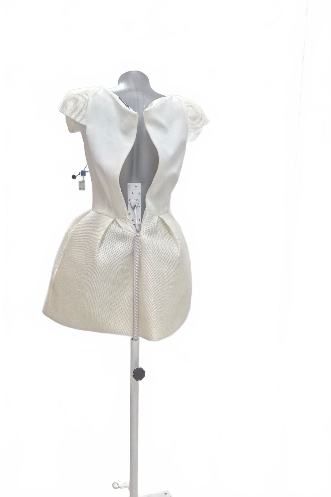 Dámske šaty Genesis, farba biela, veľkosť S