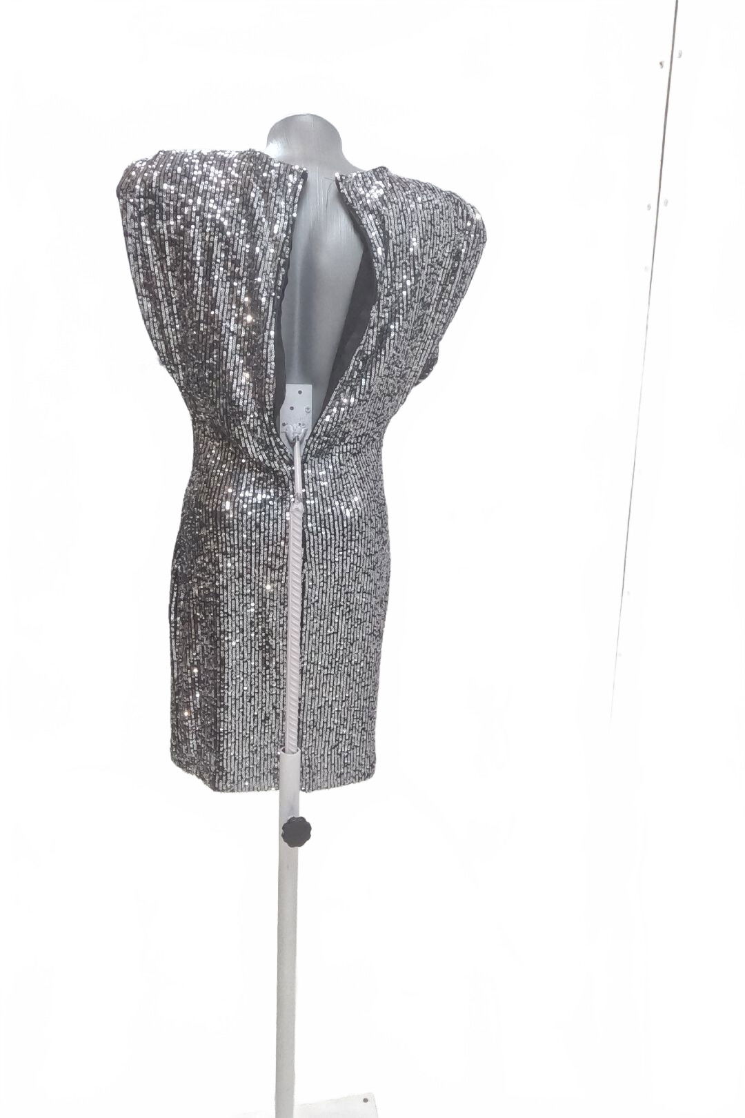 Dámske šaty Genesis, farba strieborná, veľkosť 38