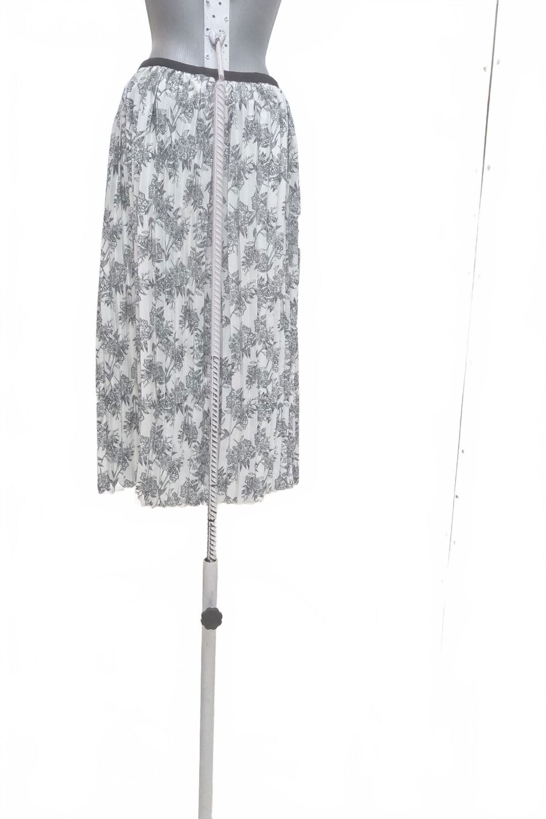 Dámska sukňa Esmara, farba kvetovaná, veľkosť 40