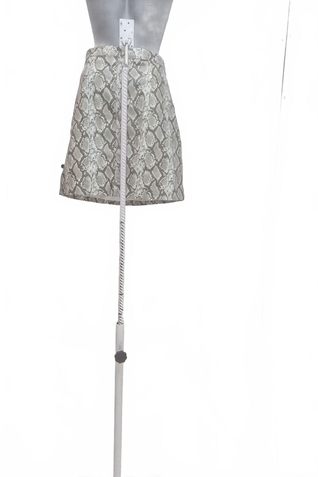 Dámska sukňa Divided, farba zvieracie vzory, veľkosť 40