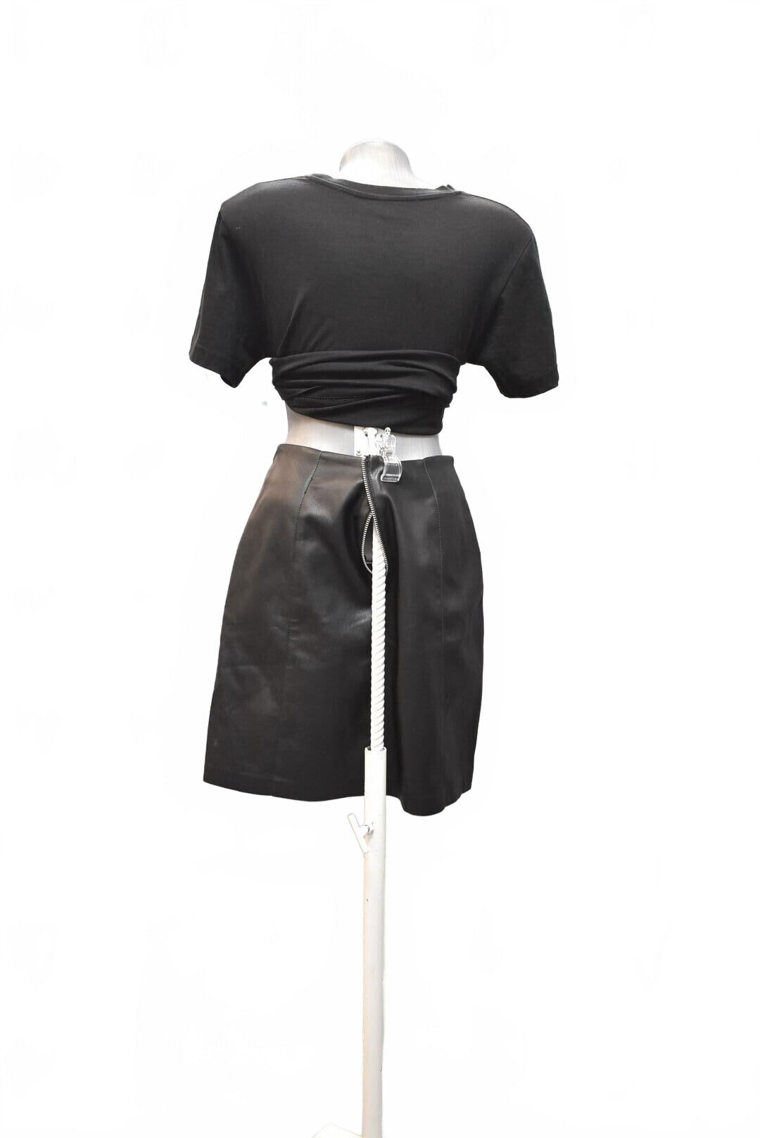 Dámska sukňa Amisu, farba čierna, veľkosť 38