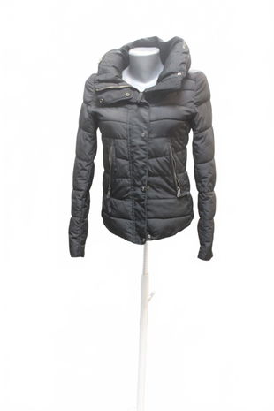 Dámska bunda Bershka, farba čierna, veľkosť XS