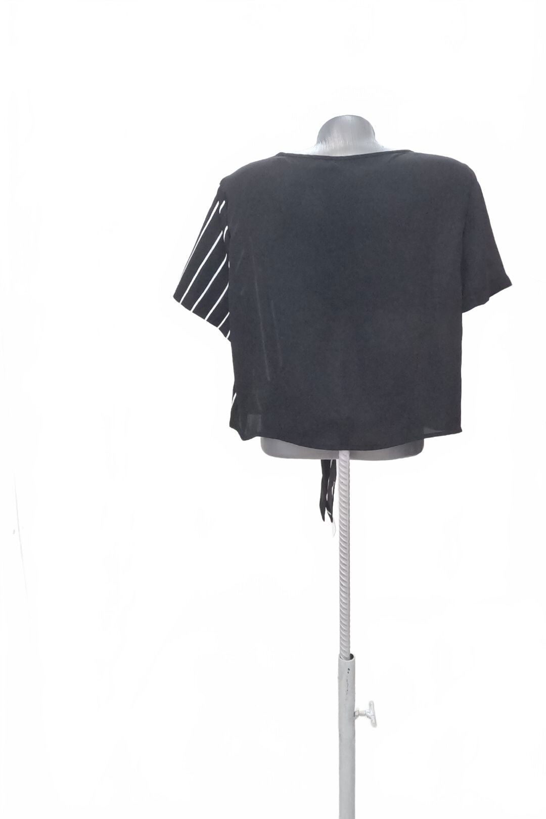 Dámske tričko Shein bez potlače, farba pruhovaná, veľkosť 40