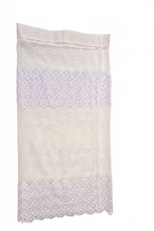 Záclona, barva bílá