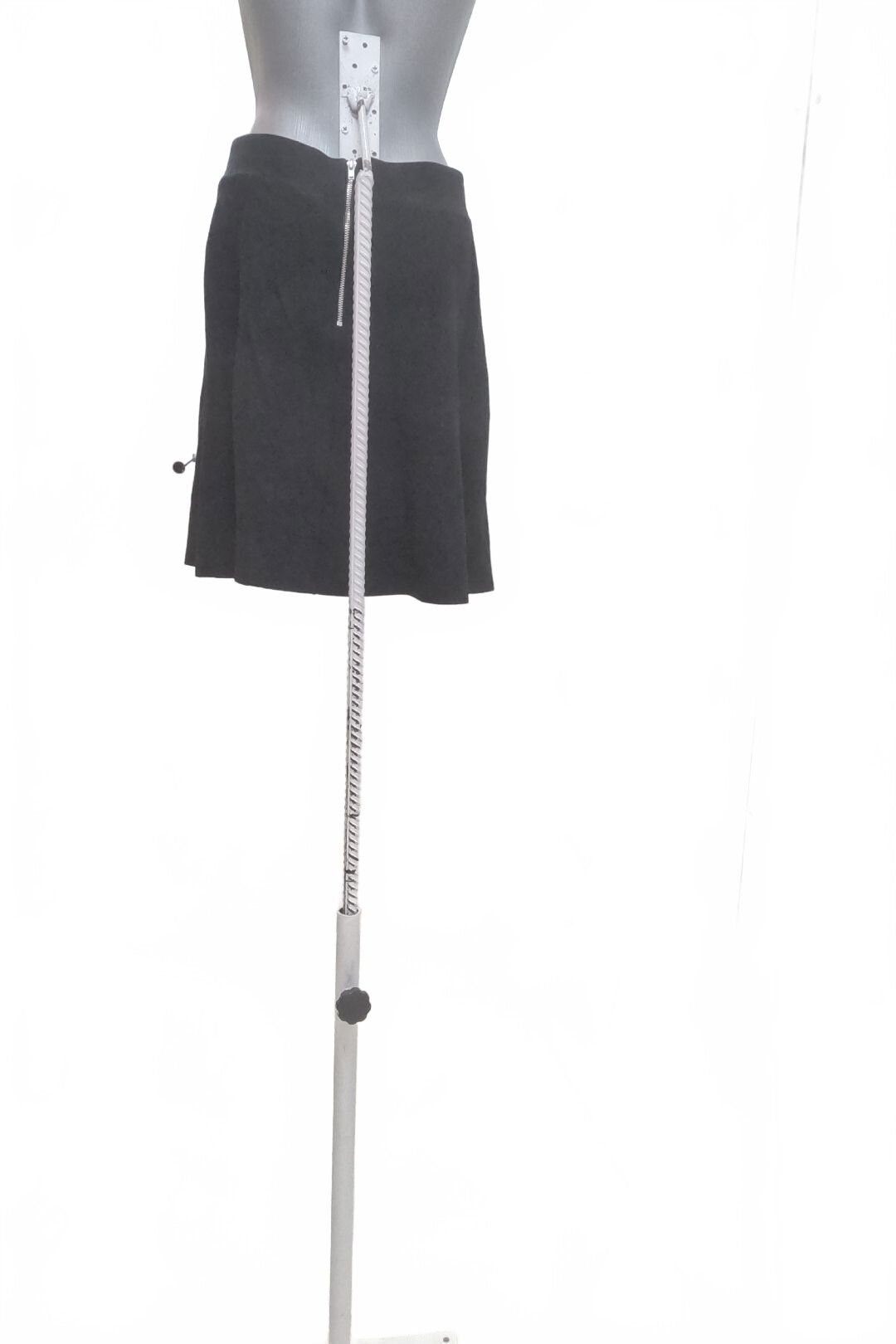 Dámska sukňa Divided, farba čierna, veľkosť M