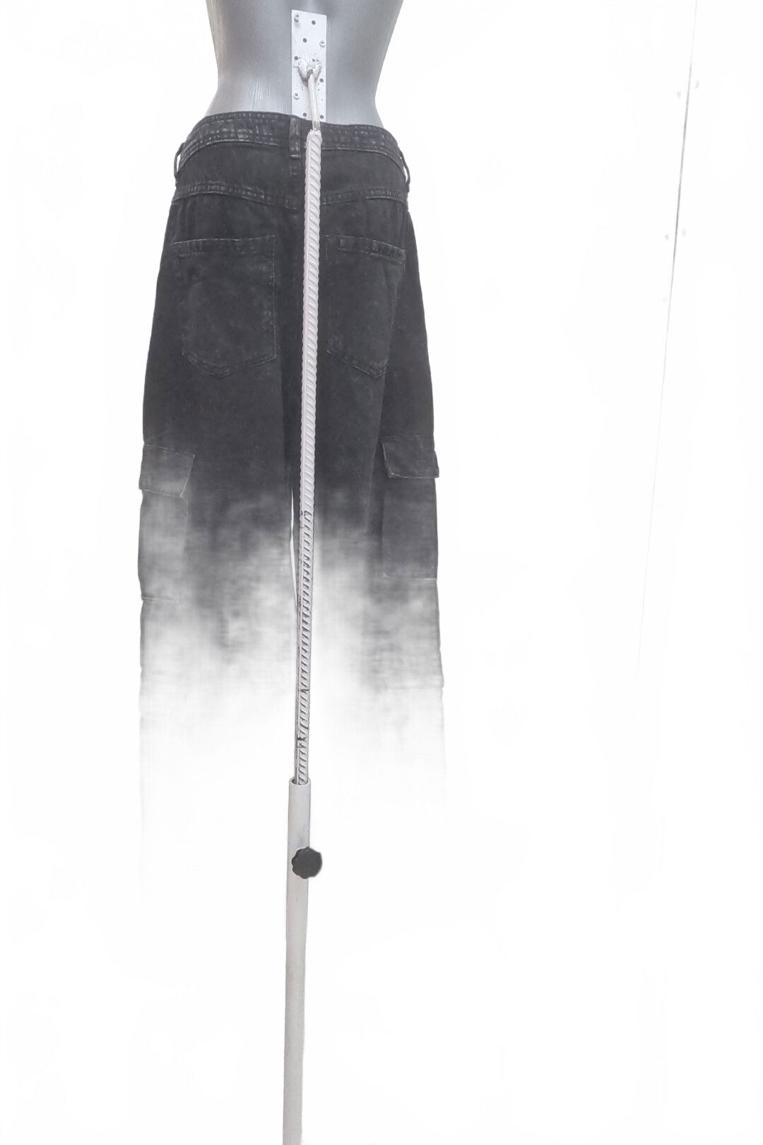 Dámske nohavice Cropp, farba čierna, veľkosť M