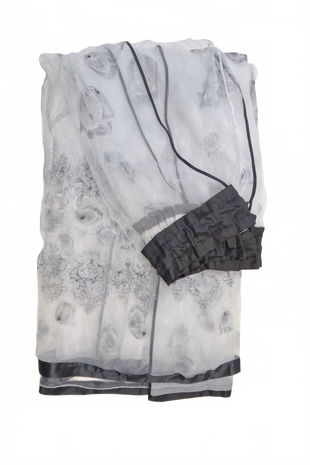 Záclona, barva vzorovaná