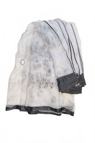 Záclona, barva vzorovaná