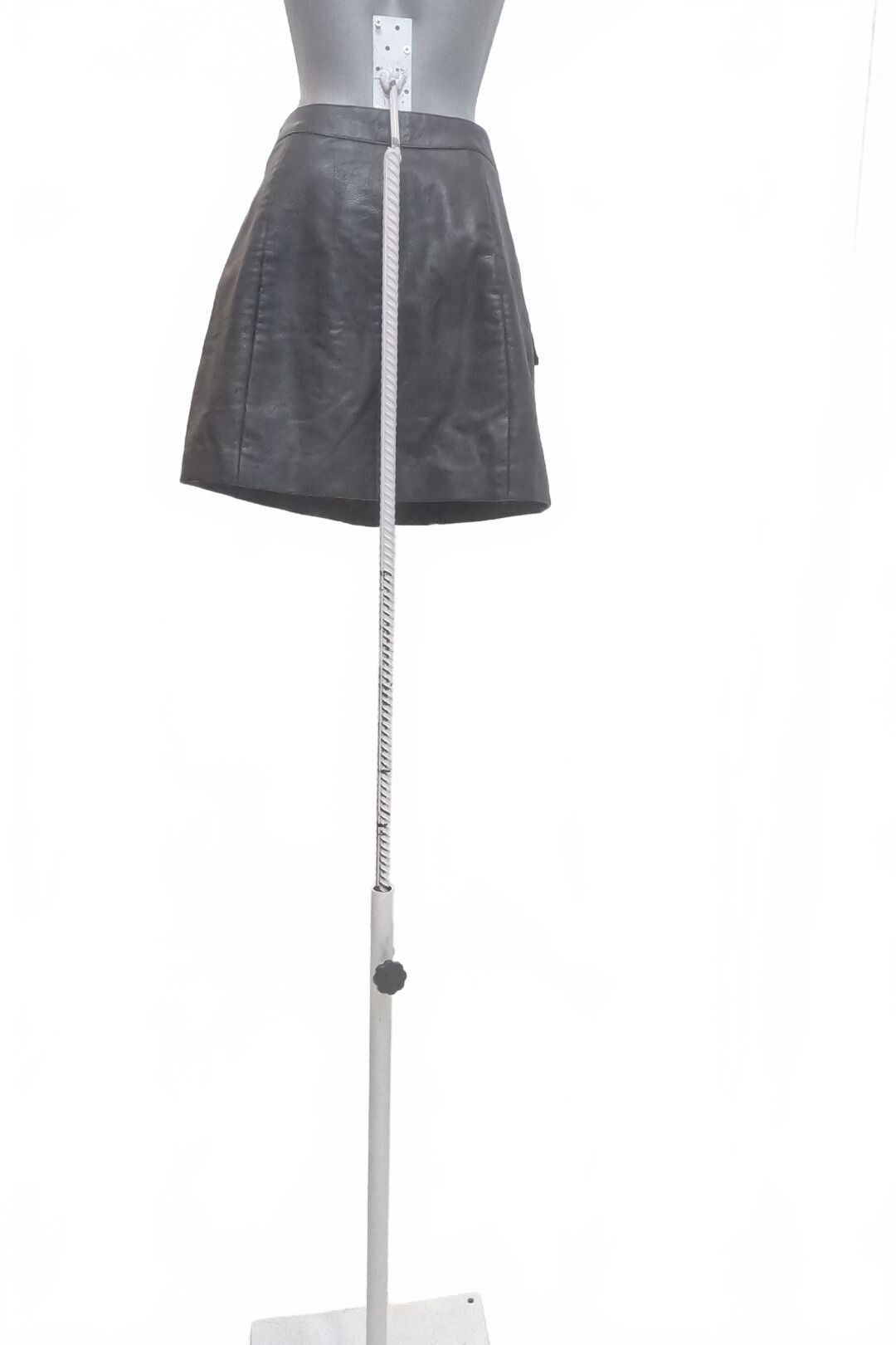 Dámska sukňa Stradivarius, farba čierna, veľkosť 36