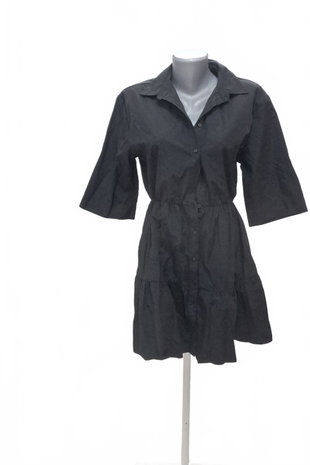 Damen kleid Stradivarius,farbeschwarz,Größe M
